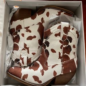 Size 7 A rider Girl Dolce Cow